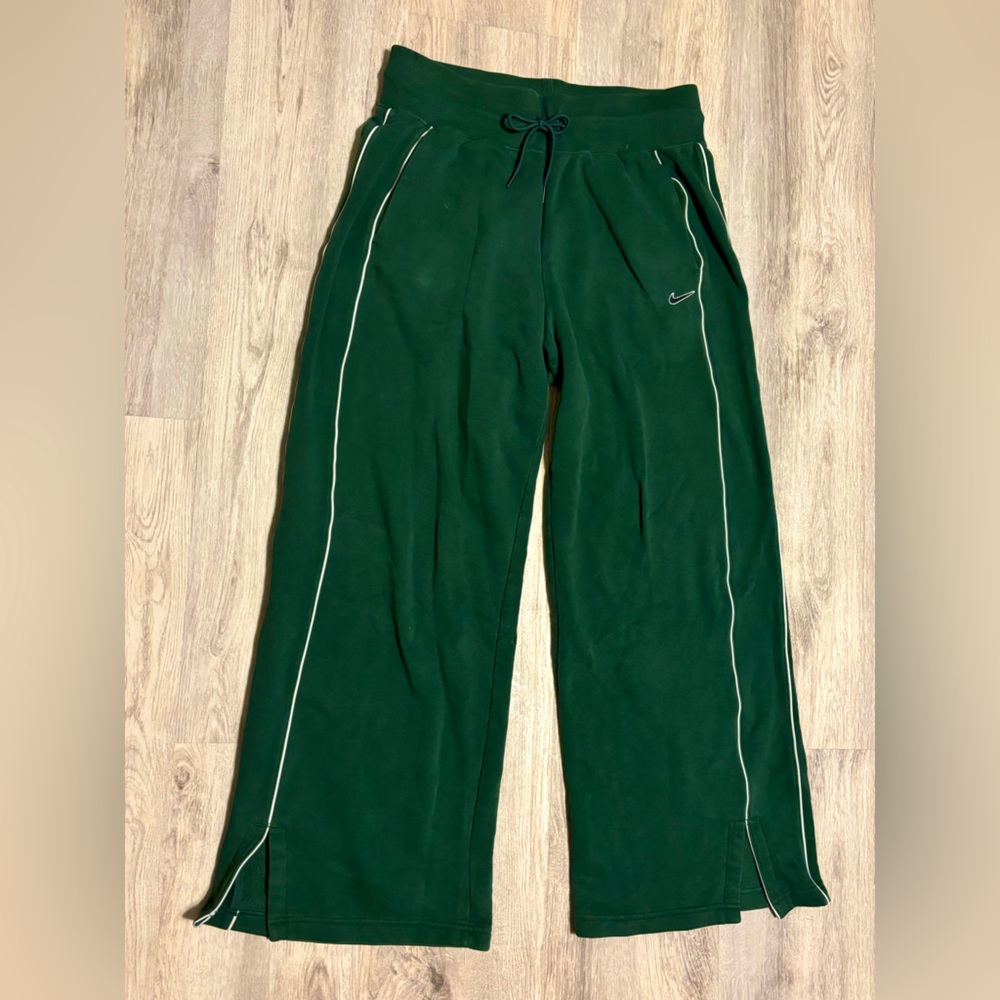 Nike sweatpants size Large